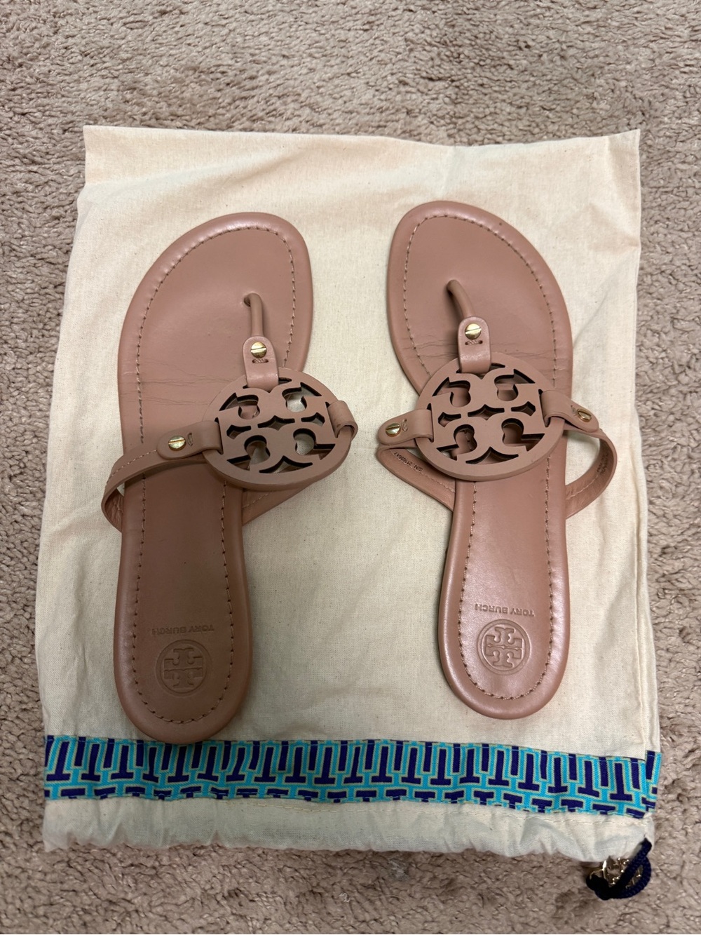 Tory Burch Leather Logo Thong Sandals in Light Brown